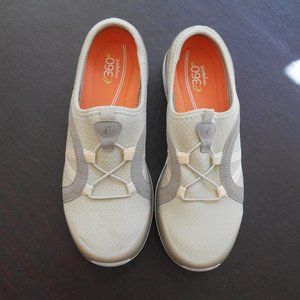 Easy Spirit Tan Slip On Shoes Size 10